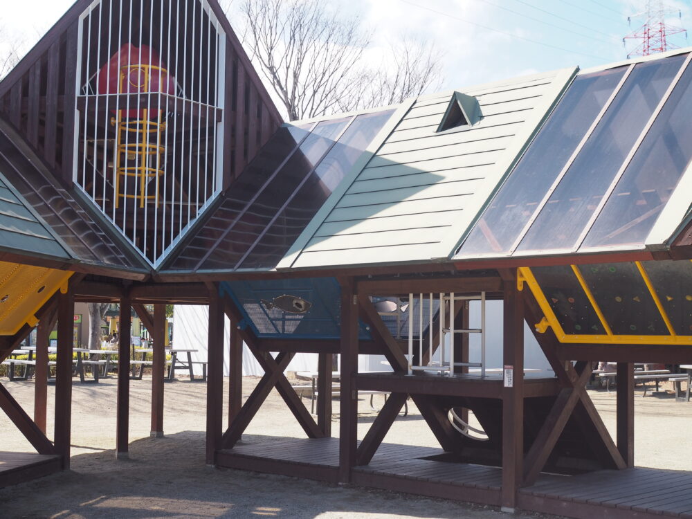 オアシスパーク｜河川環境楽園｜さかなの遊具