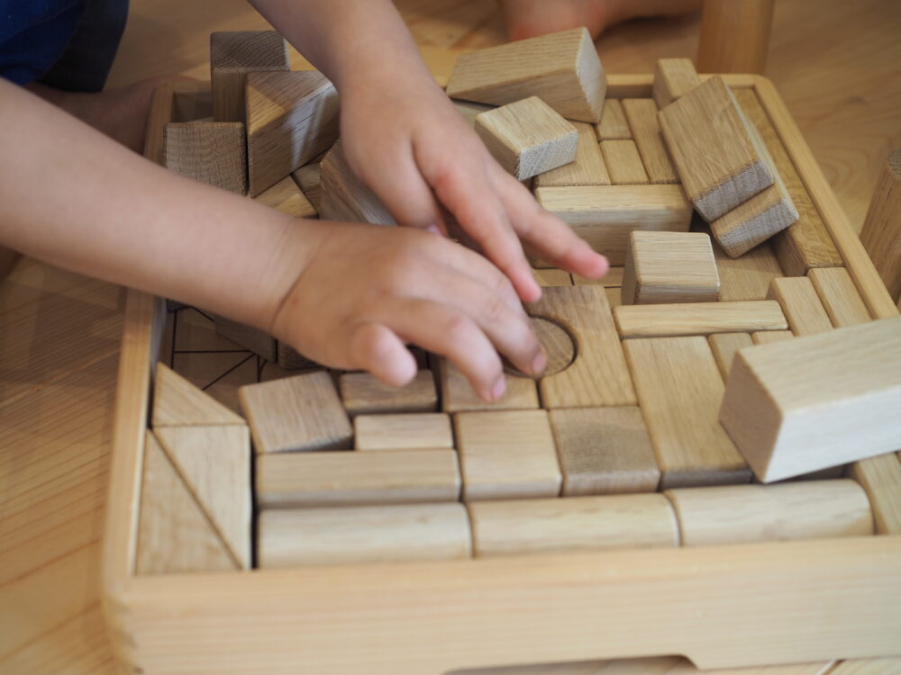 なかつがわ森の木遊館｜遊び場｜木のパズル