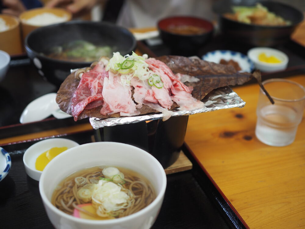 なかつがわ森の木遊館｜遊び場｜食事